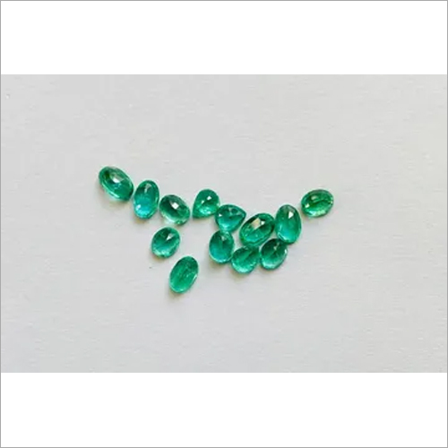 Extreme High Luster Very Good Green Colour Emerald Gemstone
