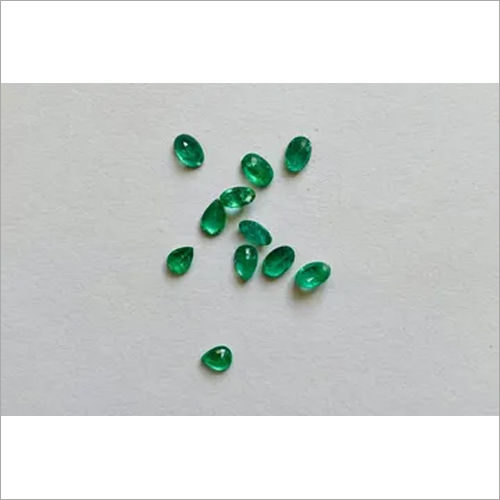 High Luster Green Colour Emerald Gemstone