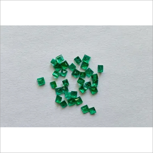 Excellent Luster Very Good Green Colour Emerald Gemstone