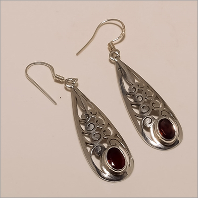 E0142-925 Solid Sterling Silver Garnet Gemstone Long Designer Light Earring