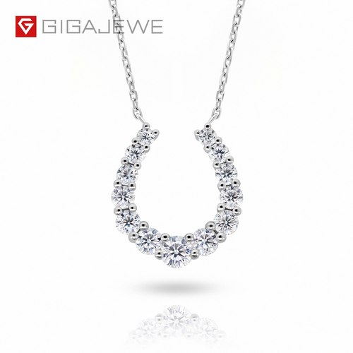 moissanie necklace