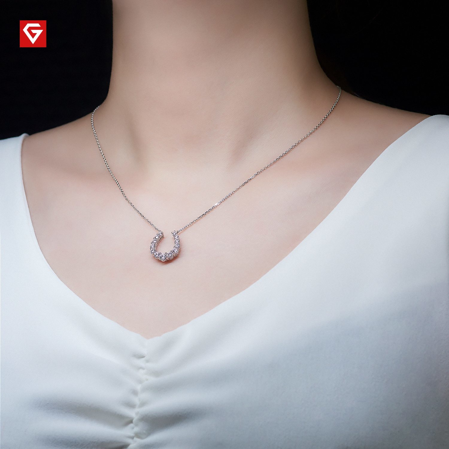 moissanie necklace