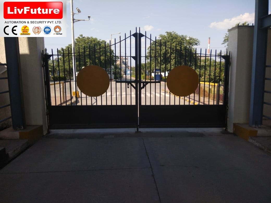 Bungalows Remote Control Gate