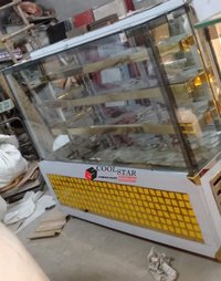 Sweet Display Counter