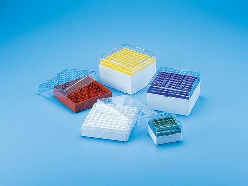 Tarsons Cryo Box - PC Autoclavable White Plastic, 100 Vial Capacity, 22 Micron Size, Lightweight 2 kg, Quick Access Design