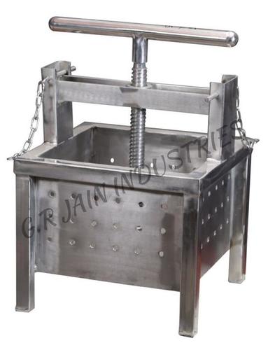 Paneer Pressing Machine - Automation Grade: Semi Auto