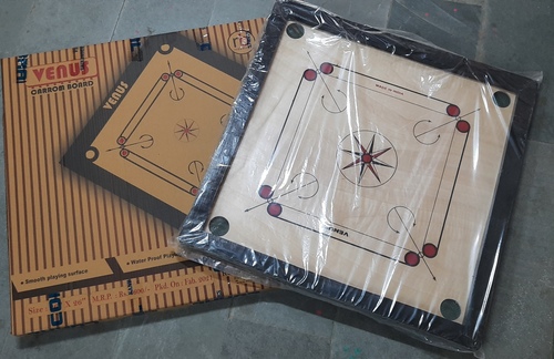 Carrom board