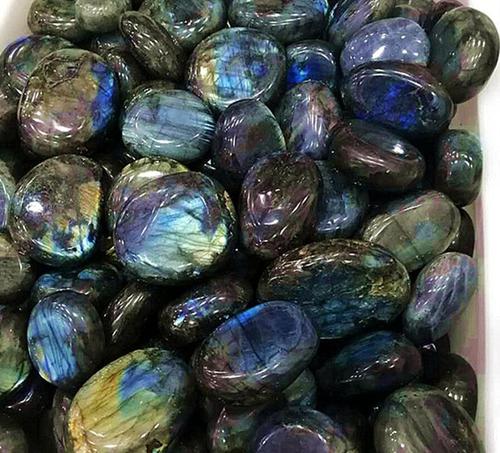 labradorite gemstone  pebbels