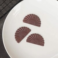 10 Cavity Ruffle Fan Shape Chocolate Garnishing Mould
