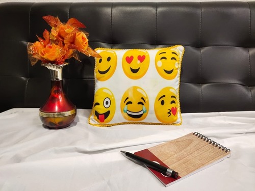 Expression Emoji Printed Cushion Cover With Filler Size 30*30cms