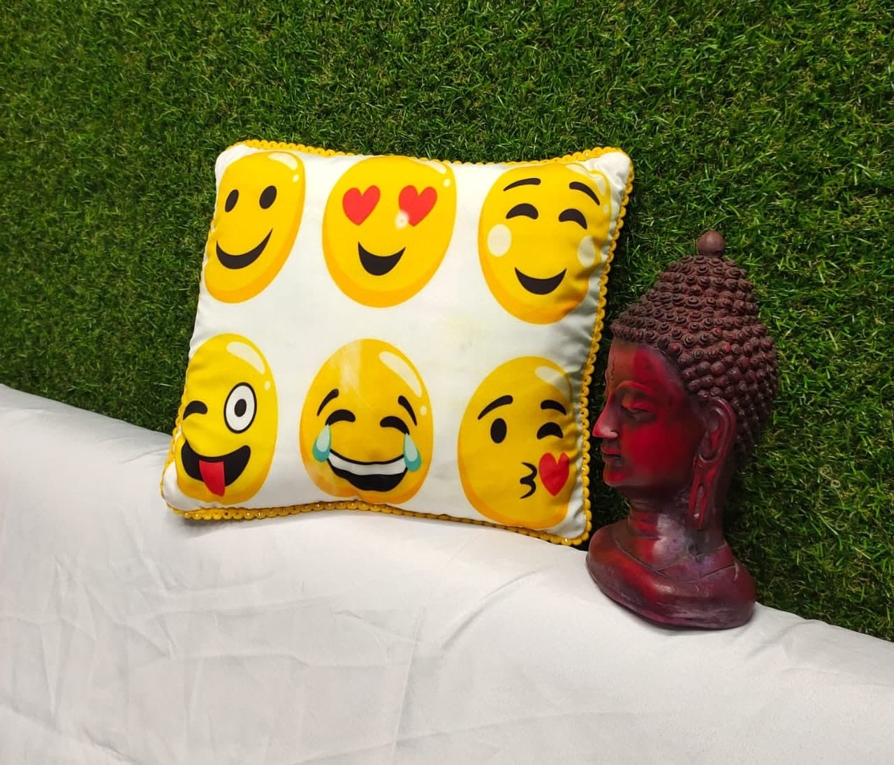 Expression Emoji Printed Cushion Cover With Filler Size 30*30cms