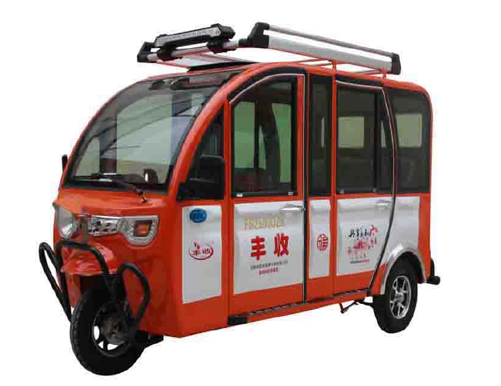 Closed passenger tricycle