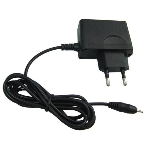 N-709 Black Travel Charger - Compact Design, High Energy Efficiency | Durable Build, Sophisticated Black Finish