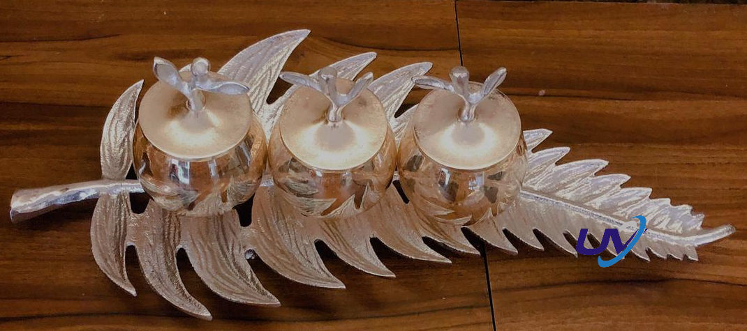 Metal Leaf tray with 3 Jars