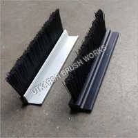 F Section Strip Brush With Aluminum And Plastic Holder
