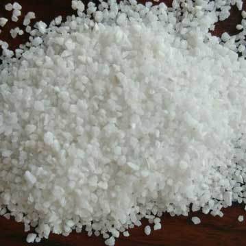 supper white different size crushed granular quartz chips and sand for commertial use
