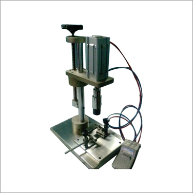 Tabletop Model Pneumatic Perfume Bottle Crimping Machine