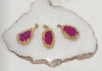 Druzy Pendant - Druzy Gold, 15-20mm, Pink | Elegant Design, Bezel Setting, Oval/teardrop Shape, Unique Texture