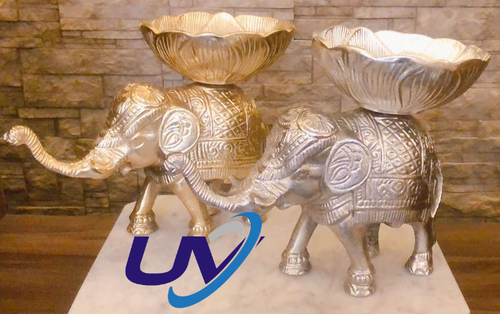 Engraved Decorative Elephants Made In Metal With Carved Bowls - Design: Modern
