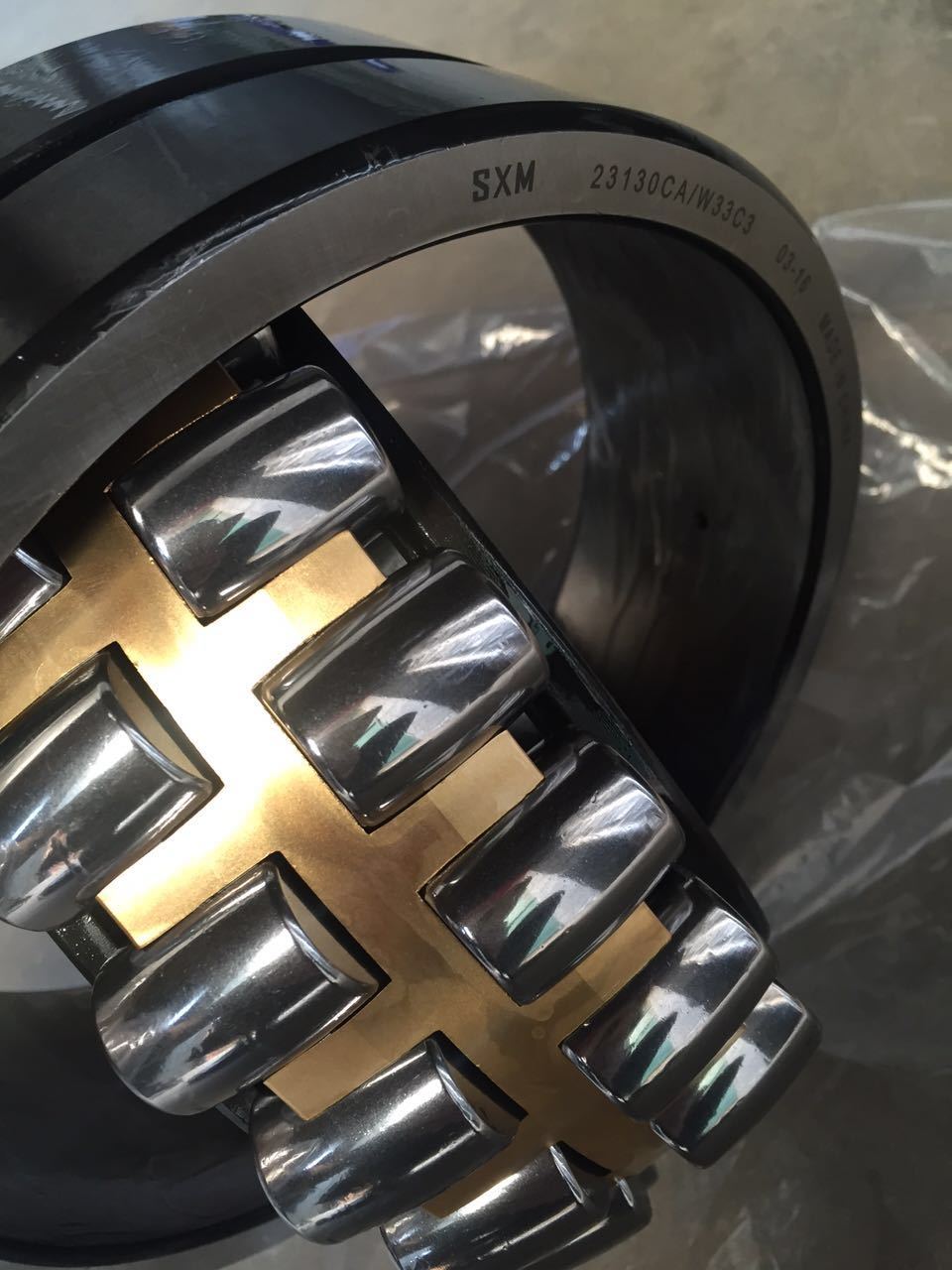Chinese Wuxi Industrial C3 Clearance Steel Cage Spherical Roller Bearing 23130CAW33