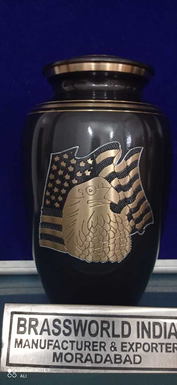 BRASS AMERICAN FLAG ENGRAVED CREMATION URN FUNERAL SUPPLIES