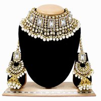 Bridal Gorgeous look White Color Kundan Choker Necklace Earring With Maangtikka Jewellery Set