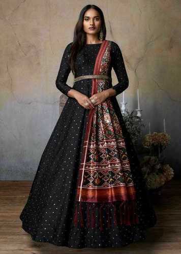 Tapeta on sale silk gown