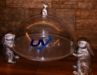 2 big bunny holding tray with dome