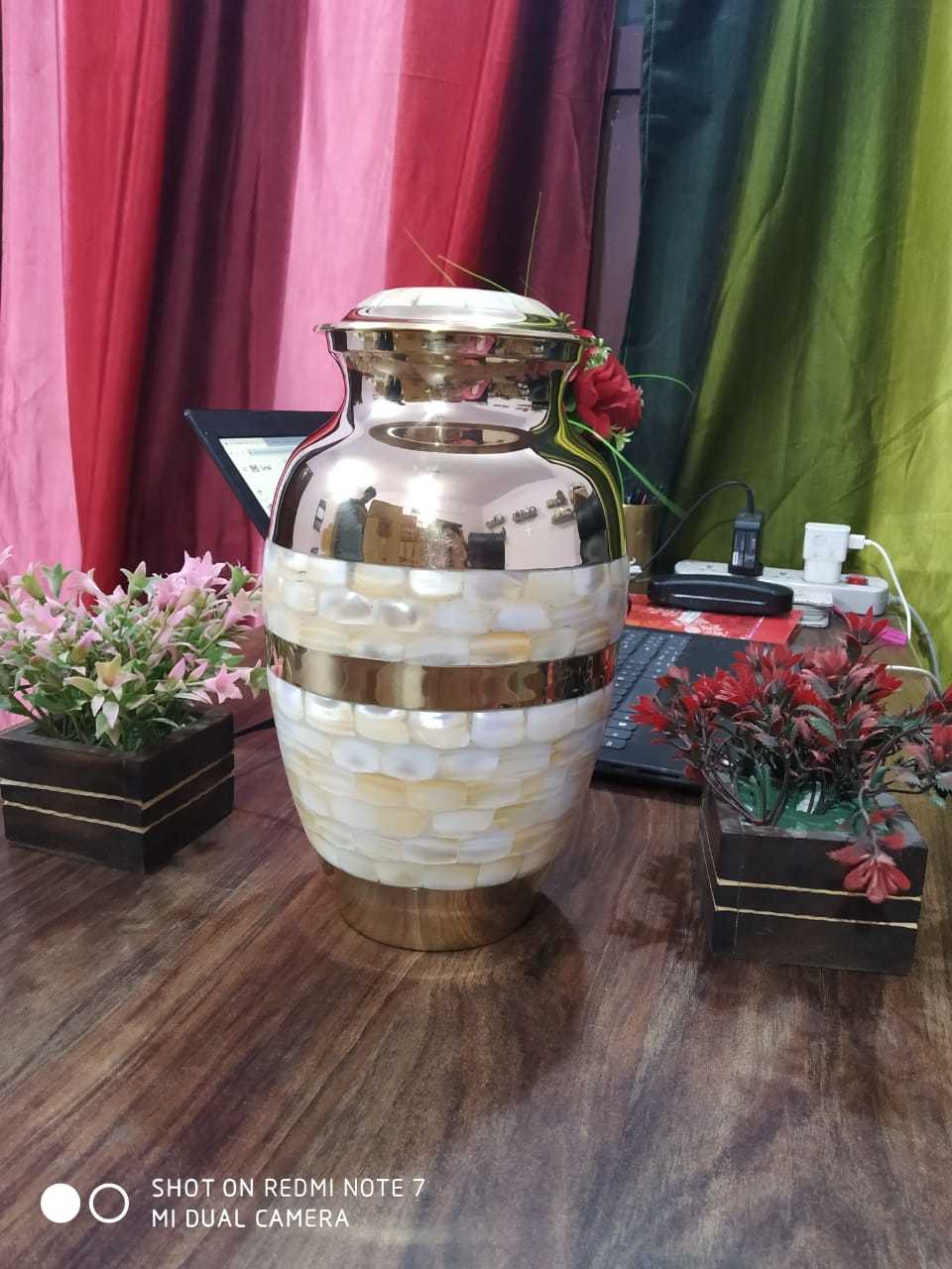 BRASS ROSE WITH GOLDEN ENGRAVED CREMATION URN FUNERAL SUPPLIES