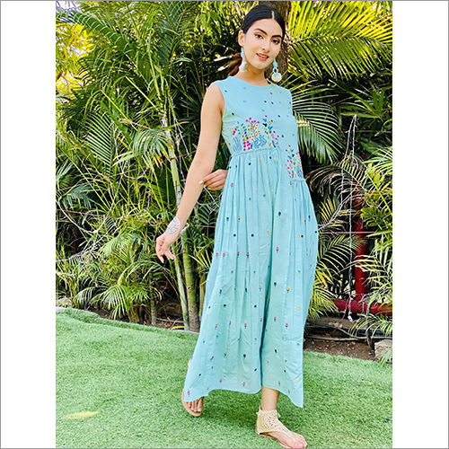 Washable Ladies Long Gher Sleeveless Dress With Unique Flower Print