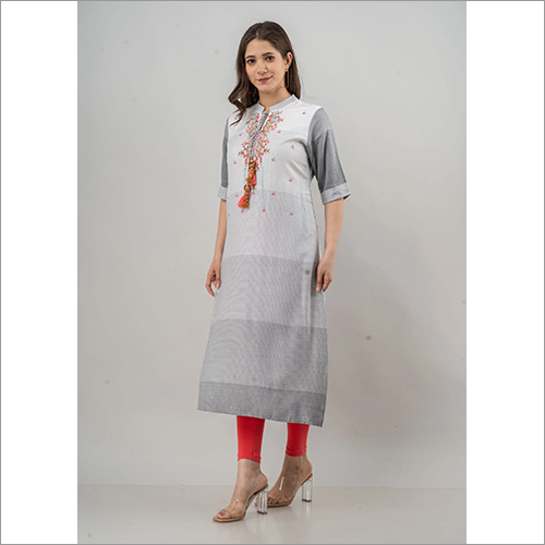 Ladies Grey And White Rayan Staple Kurti