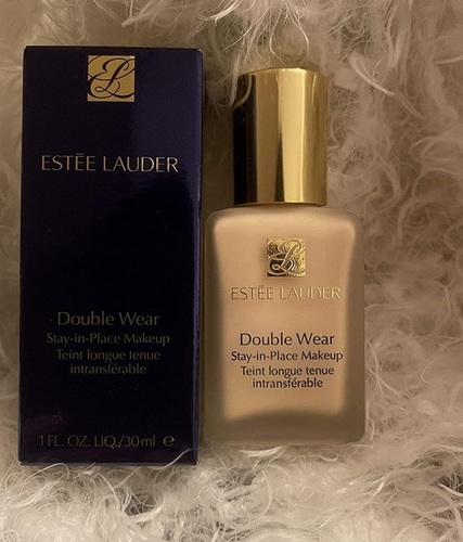 EstACe Lauder Double Wear Stay-in-Place Liquid Makeup