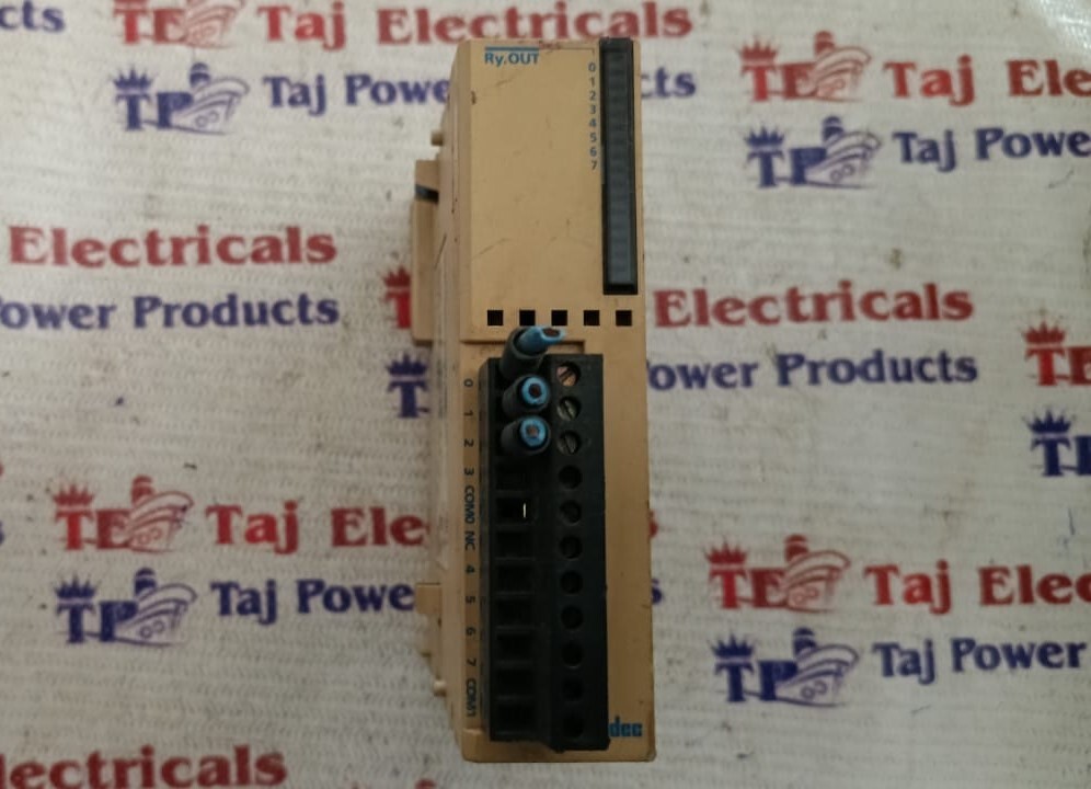 IDEC FC4A-R081 PLC
