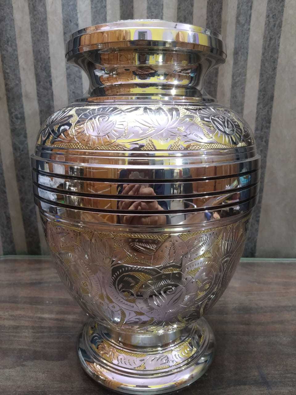 Brass Very Attractive Engraved Cremation Urn Funeral Supplies