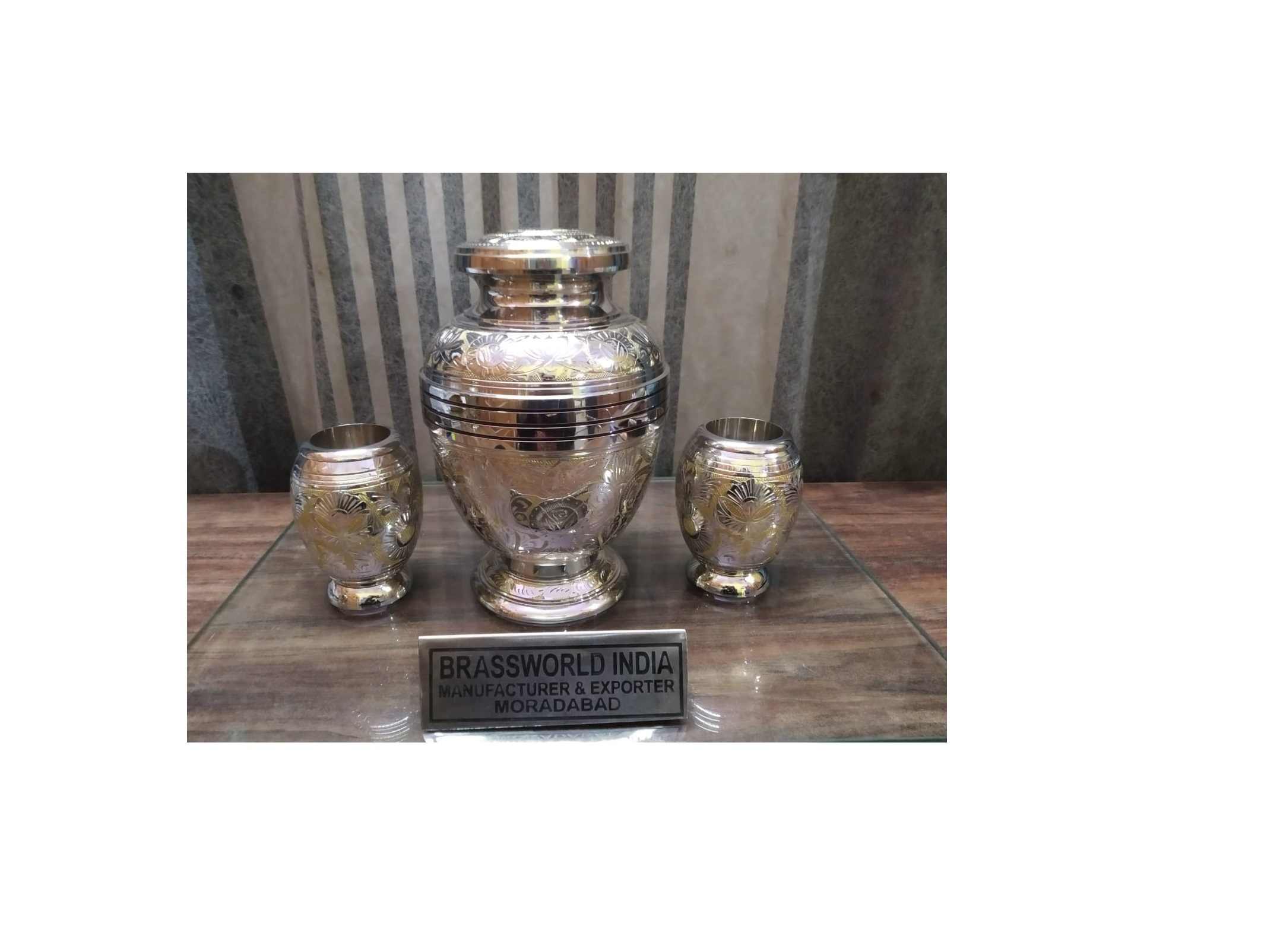 Brass Very Attractive Engraved Cremation Urn Funeral Supplies