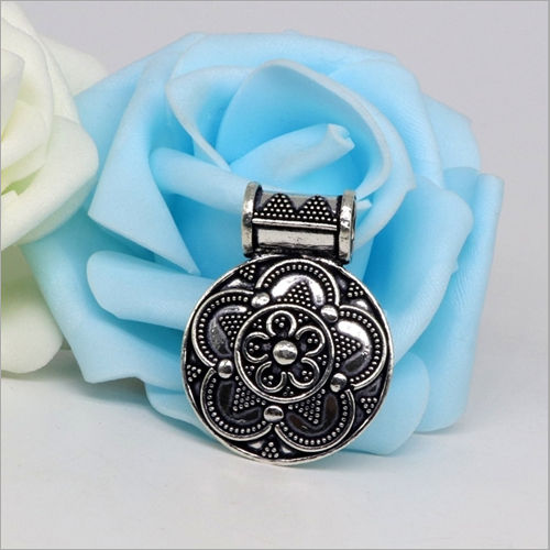 925 Sterling Silver Floral Look Antique Pendant