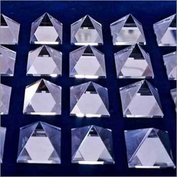 Crystal Pyramid - Stone Color: Transparent