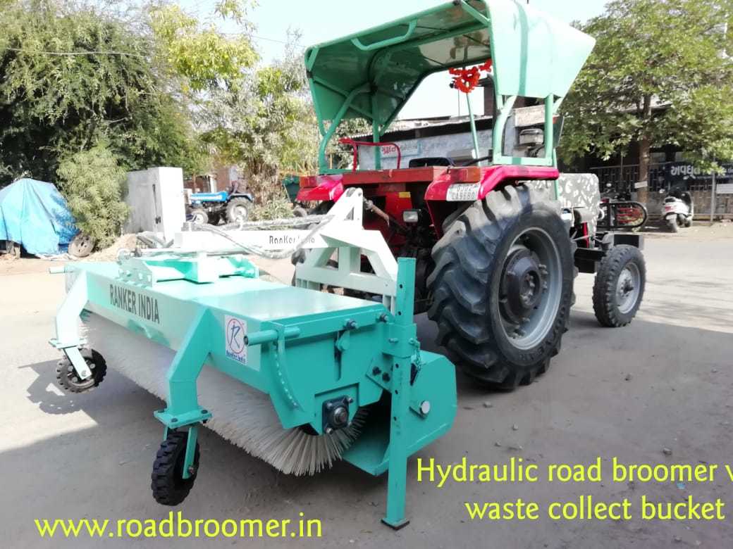 Hydraulic Road Broomer With Bucket