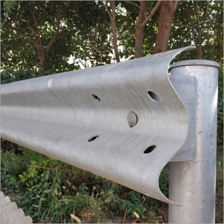 Road Safety W Beam Crash Barrier Length: 4  Meter (M)