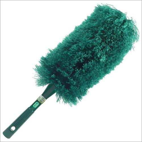 Round Microfiber Duster Use: Cleaning