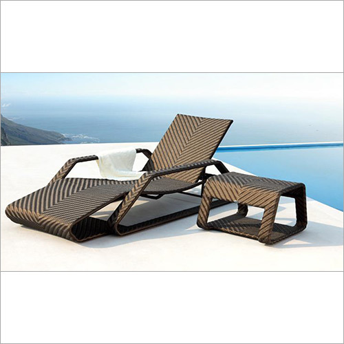 Poolside Lounger With Armrest By LATEST OUTDOOR FURNITURE