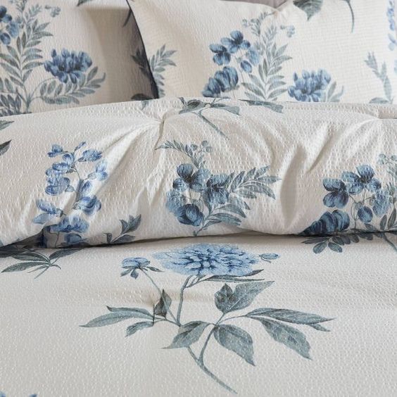 Blue flower printed polyester bed sheet fabric