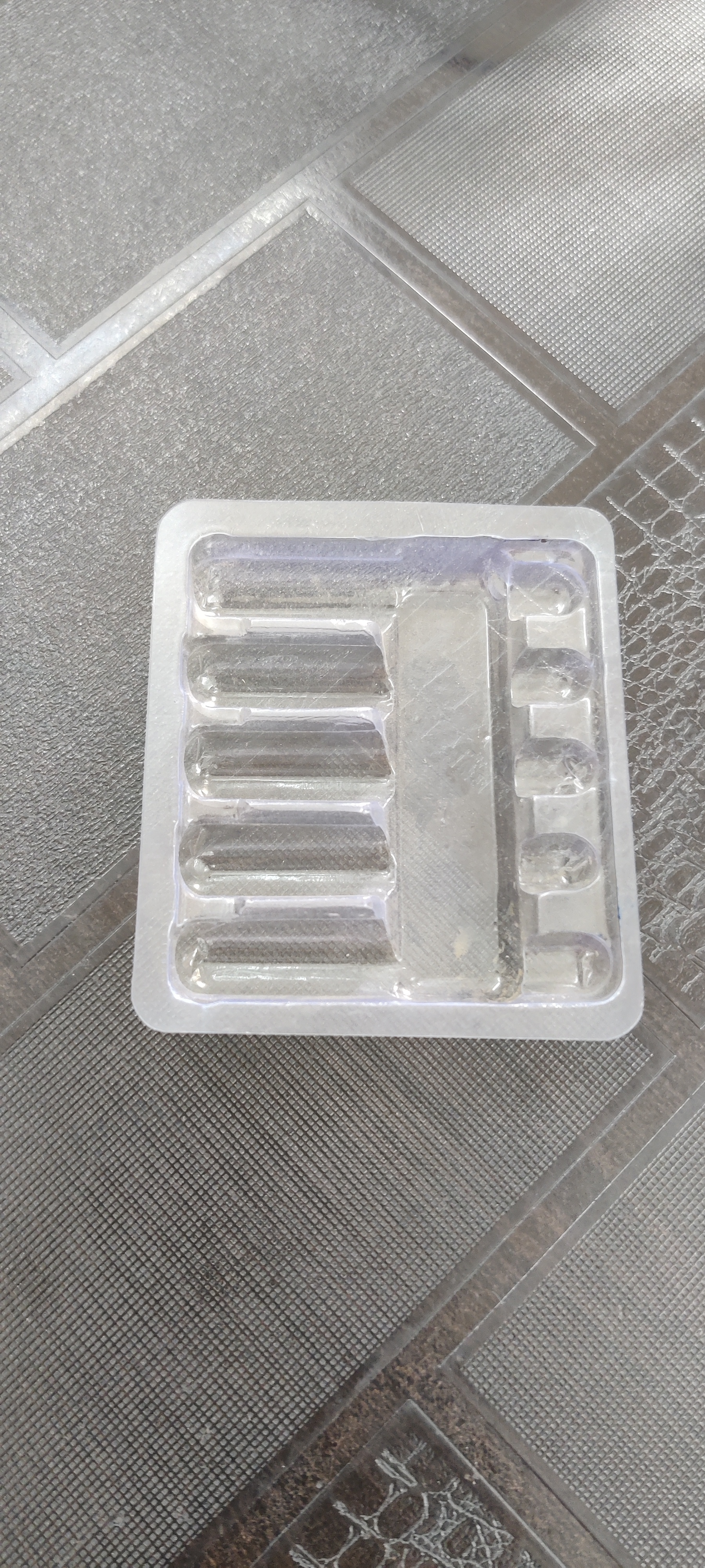 INJECTION TRAY