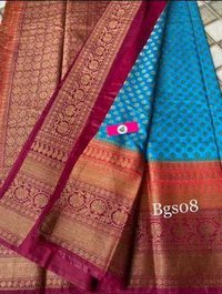 Banarsi semi georgette 3d dyeble saree with attractive pallu n blouse pieces with zari sleeves border.