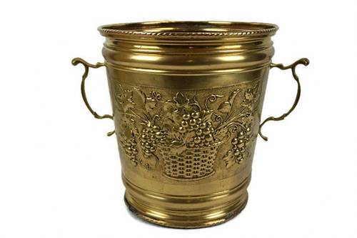 BRASS ENGRAVED VINTAGE PLANTER WITH HANDLE