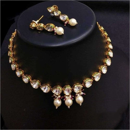 Ladies Modern Kundan Necklace Set