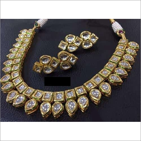 Ladies Exquisite Look Ethnic Kundan Necklace Set