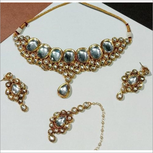 Ladies Beautifully Crafed Ethnic Kundan Necklace Set