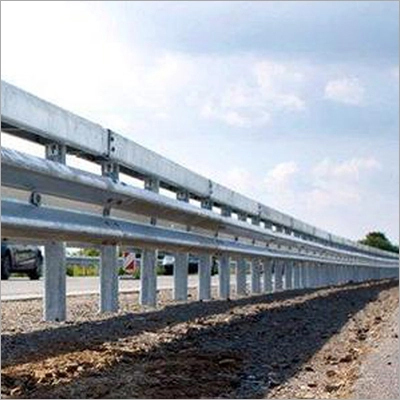 Thrie Beam Highway Crash Barrier