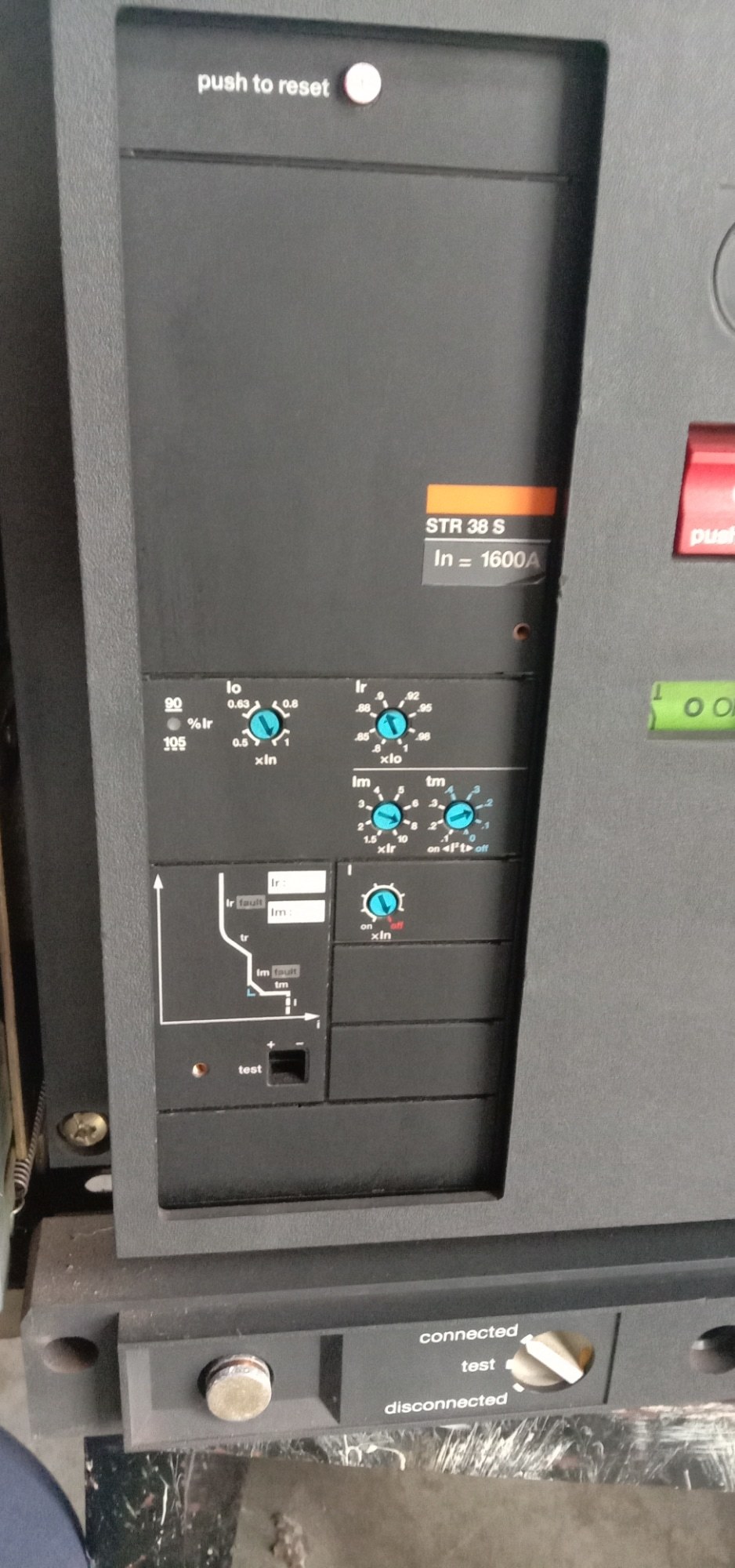 MERLIN GERIN 1600A AIR CIRCUIT BREAKER